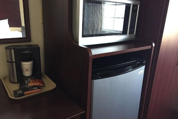 Owens Downtown Toledo BridgePointe Inn & Suites By Hollywood Casino (Northwood)